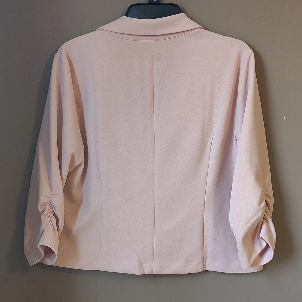 Spring Color! Pretty In Pink Blazer (L) - Picture 2 of 4